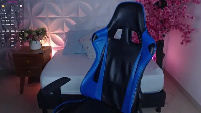 Snapshot of lizowenn_ chatting on 14, 11, 2025 lizowenn online show from 14, 11, 2025