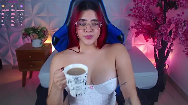 Snapshot of lizowenn_ chatting on 1, 11, 2025 lizowenn online show from 1, 11, 2025