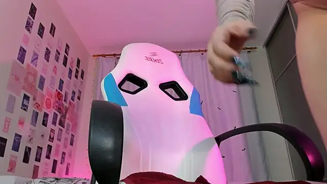 Vanessa Verona online show from 8, 11, 2025