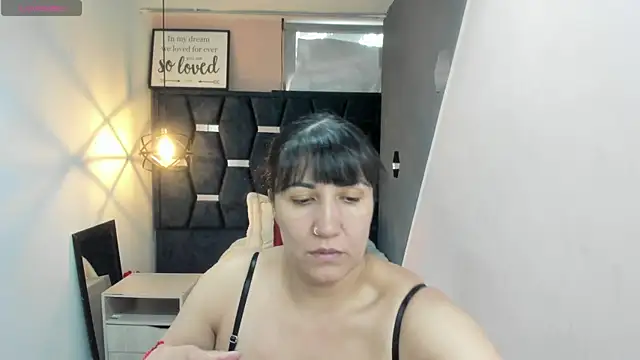 Snapshot of GiaFox_ chatting on 20, 10, 2025 GiaFox online show from 20, 10, 2025