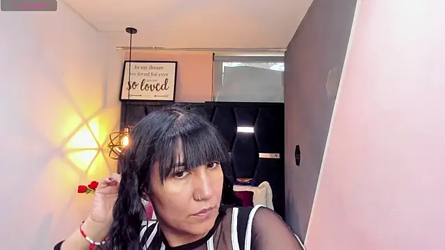 Snapshot of GiaFox_ chatting on 24, 10, 2025 GiaFox online show from 24, 10, 2025