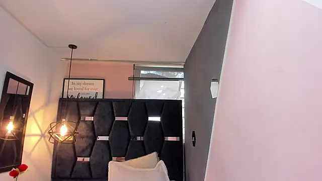 Snapshot of GiaFox_ chatting on 27, 11, 2025 GiaFox online show from 27, 11, 2025