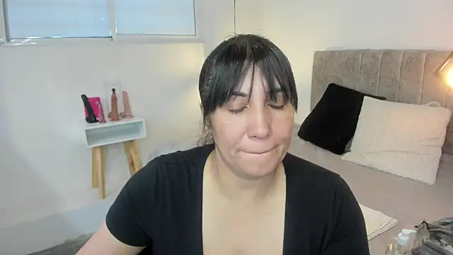 Snapshot of GiaFox_ chatting on 4, 6, 2026 GiaFox online show from 4, 6, 2026