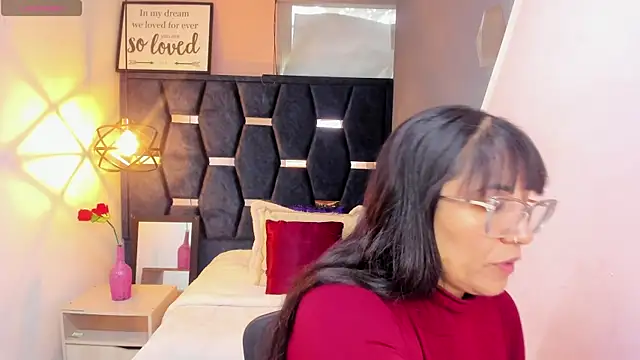 Snapshot of GiaFox_ chatting on 23, 10, 2025 GiaFox online show from 23, 10, 2025