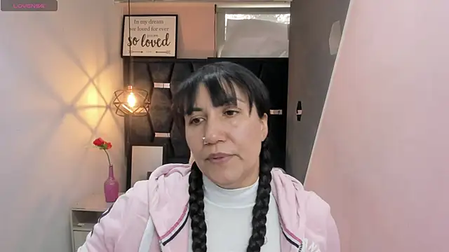 Snapshot of GiaFox_ chatting on 4, 11, 2025 GiaFox online show from 4, 11, 2025