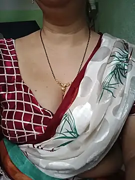 Snapshot of Rosy-B chatting on 12, 7, 2026 Rosy-B online show from 12, 7, 2026