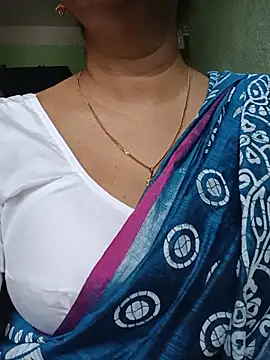 Snapshot of Rosy-B chatting on 17, 7, 2026 Rosy-B online show from 17, 7, 2026