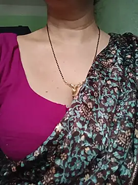 Snapshot of Rosy-B chatting on 8, 6, 2026 Rosy-B online show from 8, 6, 2026