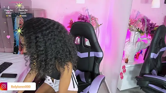 Snapshot of RolyLoren chatting on 2, 2, 2025 RolyLoren online show from 2, 2, 2025