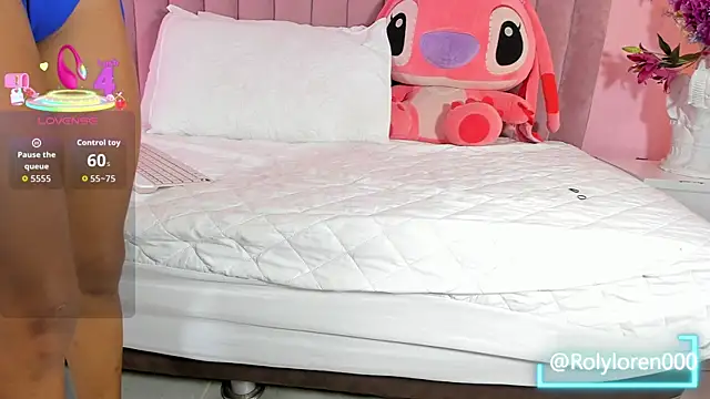 Snapshot of RolyLoren chatting on 12, 9, 2025 RolyLoren online show from 12, 9, 2025