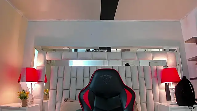 mariiahneedles online show from 25, 10, 2025