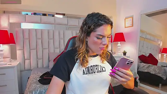Snapshot of mariiahneedles chatting on 5, 2, 2025 mariiahneedles online show from 5, 2, 2025