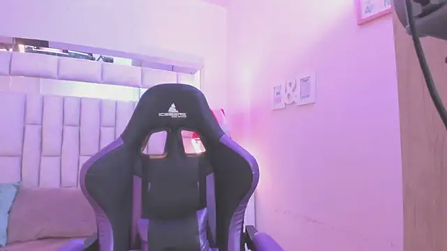 mariiahneedles online show from 23, 2, 2026