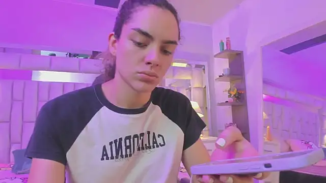 mariiahneedles online show from 28, 3, 2026