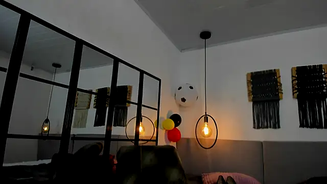 Snapshot of Sweet_camille chatting on 8, 7, 2026 Sweet camille online show from 8, 7, 2026