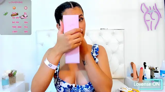 Snapshot of DulceColeman chatting on 1, 11, 2025 DulceColeman online show from 1, 11, 2025