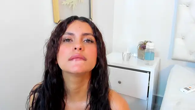 Snapshot of DulceColeman chatting on 5, 11, 2025 DulceColeman online show from 5, 11, 2025