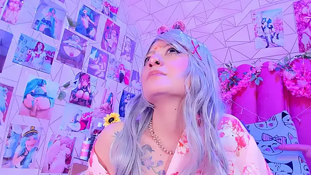 Alicebenett online show from 18, 9, 2025