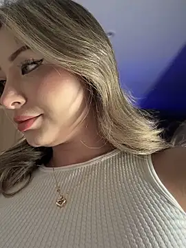 Snapshot of SaraFerreira chatting on 9, 11, 2025 SaraFerreira online show from 9, 11, 2025