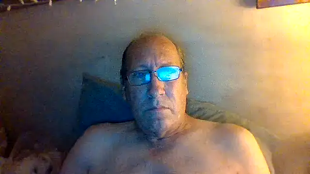 Snapshot of hornyrich69 chatting on 6, 5, 2026 hornyrich69 online show from 6, 5, 2026
