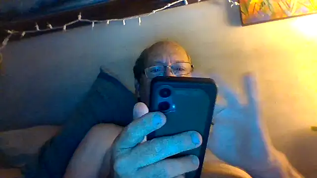 Snapshot of hornyrich69 chatting on 9, 5, 2026 hornyrich69 online show from 9, 5, 2026