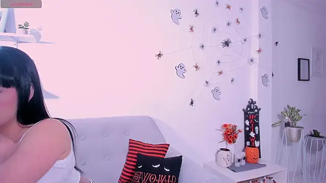 DannaHyde online show from 27, 10, 2025