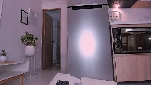 DannaHyde online show from 16, 2, 2025