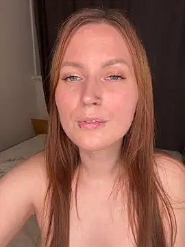 Snapshot of EmmaWarren chatting on 16, 9, 2025 EmmaWarren online show from 16, 9, 2025