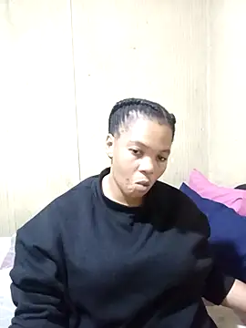 Snapshot of FreakyAngel3X chatting on 4, 12, 2025 FreakyAngel3X online show from 4, 12, 2025