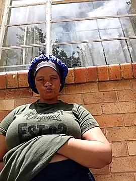 Snapshot of FreakyAngel3X chatting on 16, 1, 2026 FreakyAngel3X online show from 16, 1, 2026