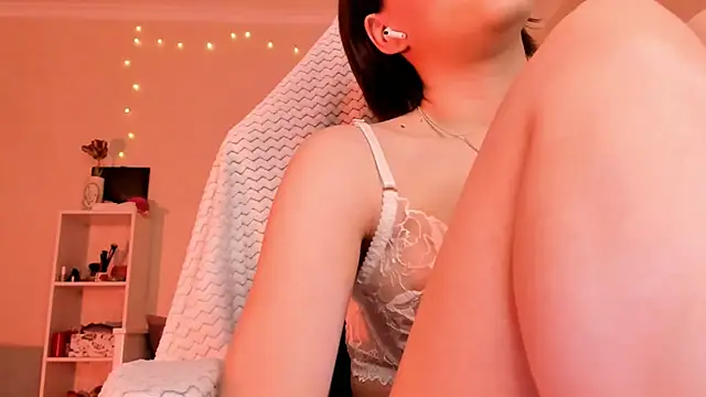 Britney Ross online show from 26, 10, 2025