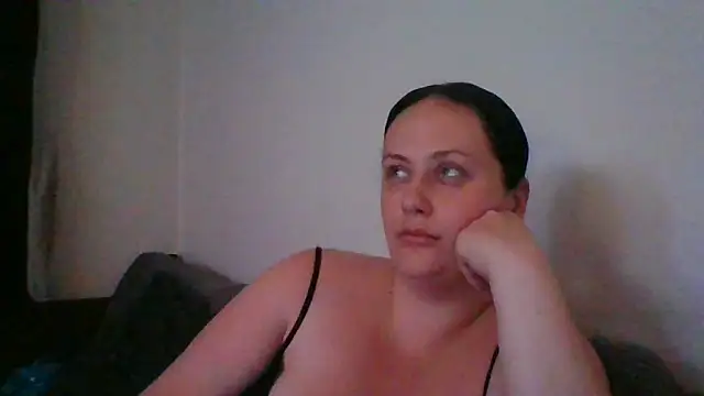 Snapshot of CurvyQueen2023 chatting on 23, 9, 2025 CurvyQueen2023 online show from 23, 9, 2025