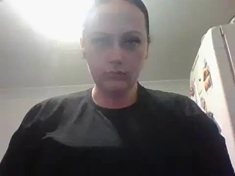Snapshot of CurvyQueen2023 chatting on 12, 3, 2025 CurvyQueen2023 online show from 12, 3, 2025