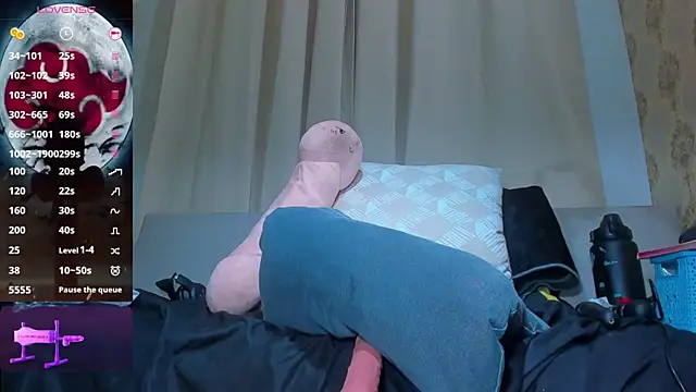 Snapshot of anya_weisz chatting on 18, 10, 2025 anya weisz online show from 18, 10, 2025