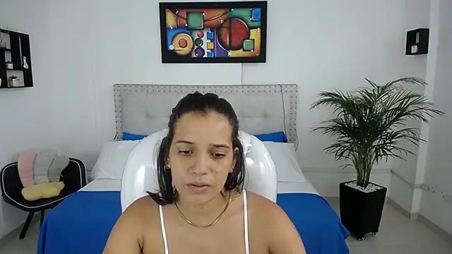 Chiqui milk  online show from 22, 2, 2025