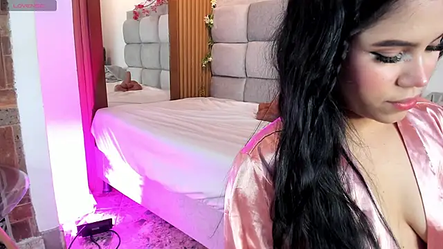 Natasha  Sccott online show from 27, 10, 2025