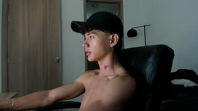 Snapshot of badboy_one_ chatting on 6, 2, 2025 badboy one online show from 6, 2, 2025