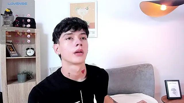 Snapshot of badboy_one_ chatting on 25, 10, 2025 badboy one online show from 25, 10, 2025