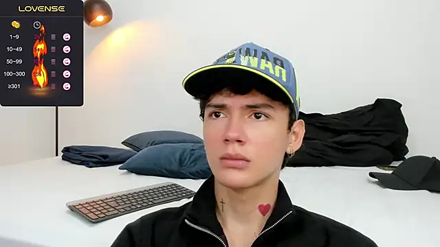 Snapshot of badboy_one_ chatting on 3, 1, 2025 badboy one online show from 3, 1, 2025