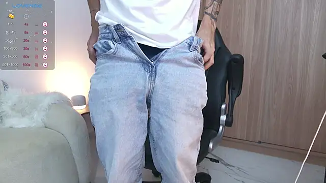 Snapshot of badboy_one_ chatting on 5, 10, 2025 badboy one online show from 5, 10, 2025