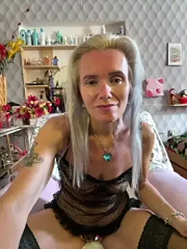 DirtyMargaret online show from 17, 6, 2026