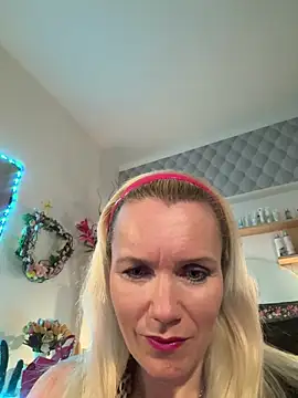 DirtyMargaret online show from 24, 3, 2026