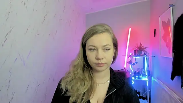 holly xglam online show from 21, 11, 2025