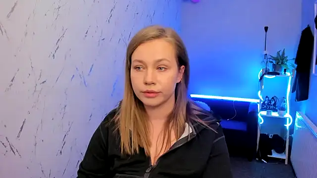 holly xglam online show from 27, 4, 2026