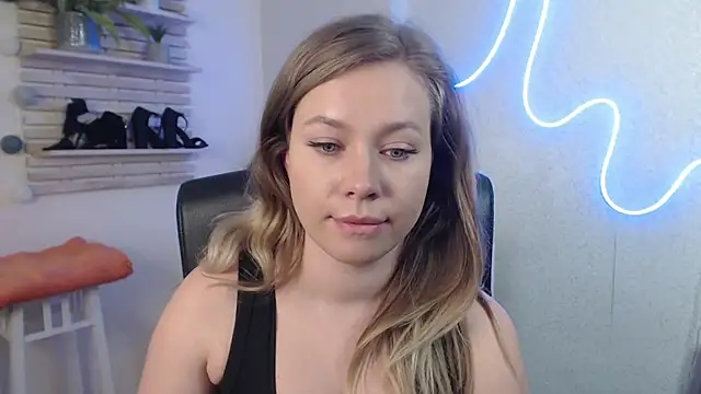 holly xglam online show from 26, 2, 2025