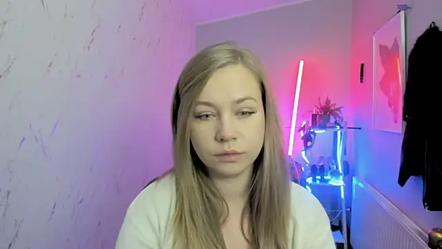 holly xglam online show from 20, 11, 2025