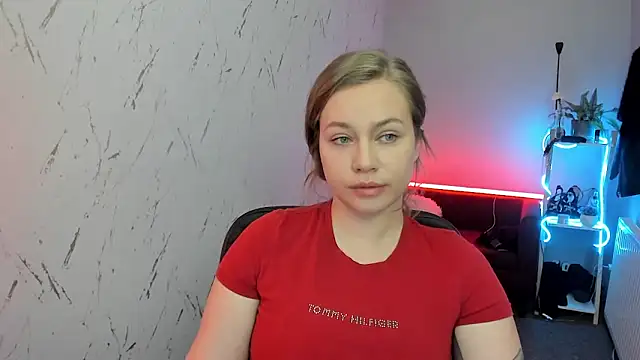 holly xglam online show from 21, 4, 2026