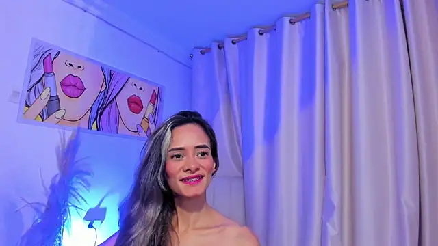 Snapshot of SkiinnyAna chatting on 17, 5, 2026 SkiinnyAna online show from 17, 5, 2026