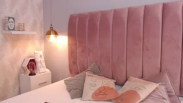 LeenaBrown online show from 17, 3, 2026