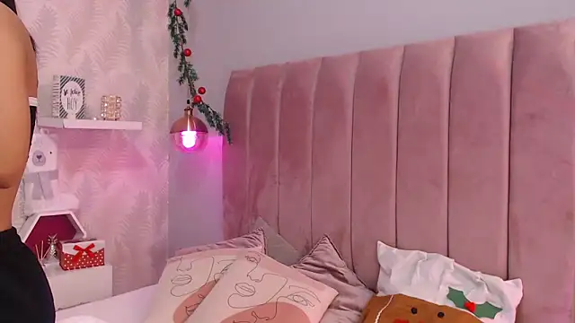 LeenaBrown online show from 16, 12, 2025